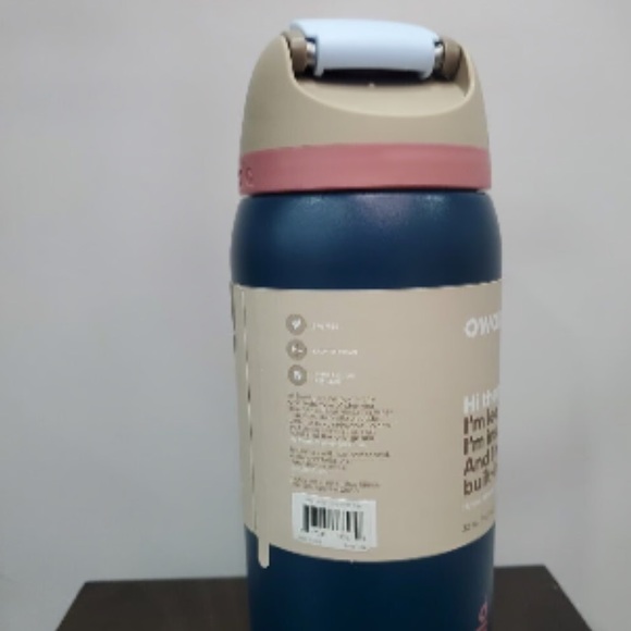 Owala 32 oz Freesip Stainless Steel Bottle color is Sleepy Skies - Picture 10 of 13